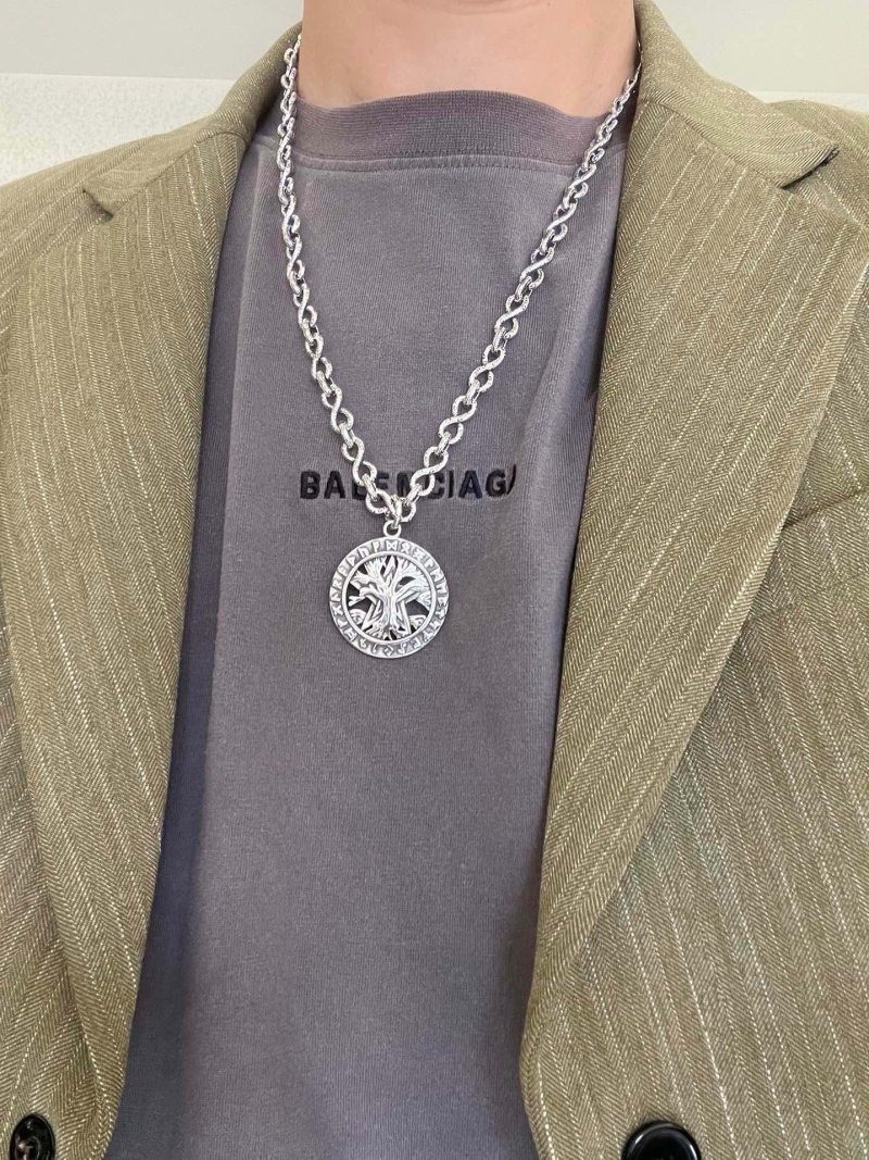 Gvc*1 necklaces